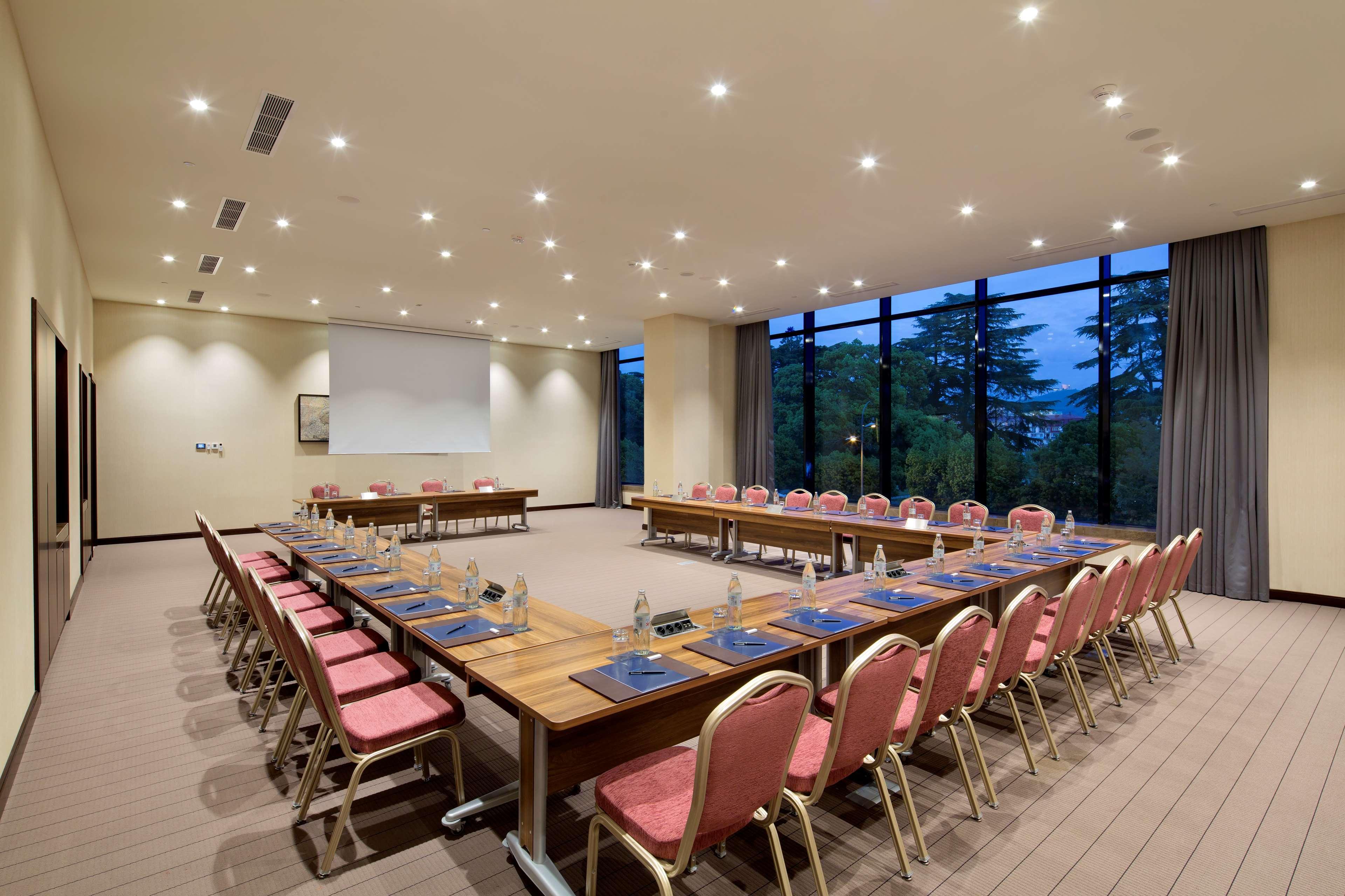 Hilton Batumi Hotell Eksteriør bilde Meeting room