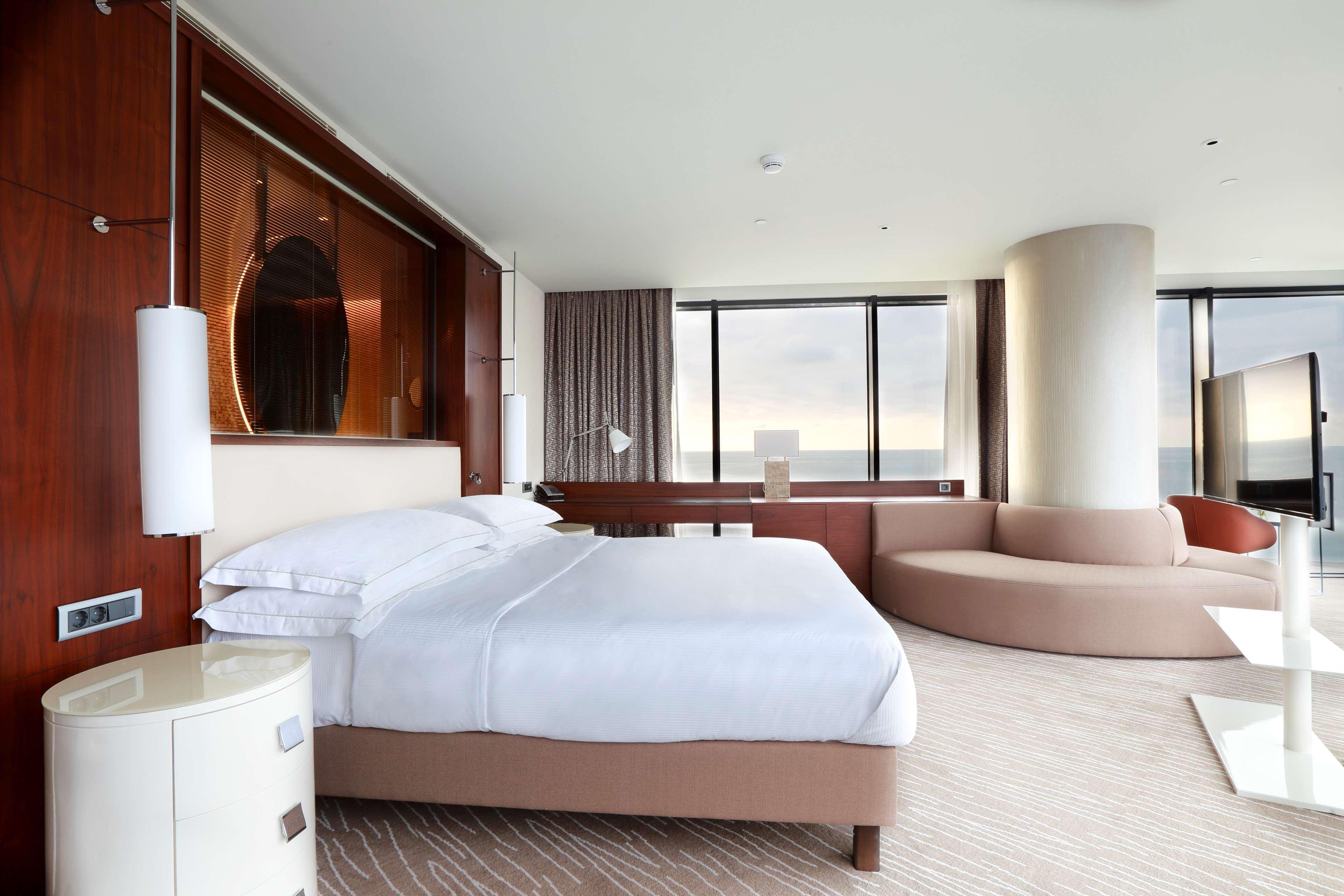 Hilton Batumi Hotell Eksteriør bilde A suite at the hotel