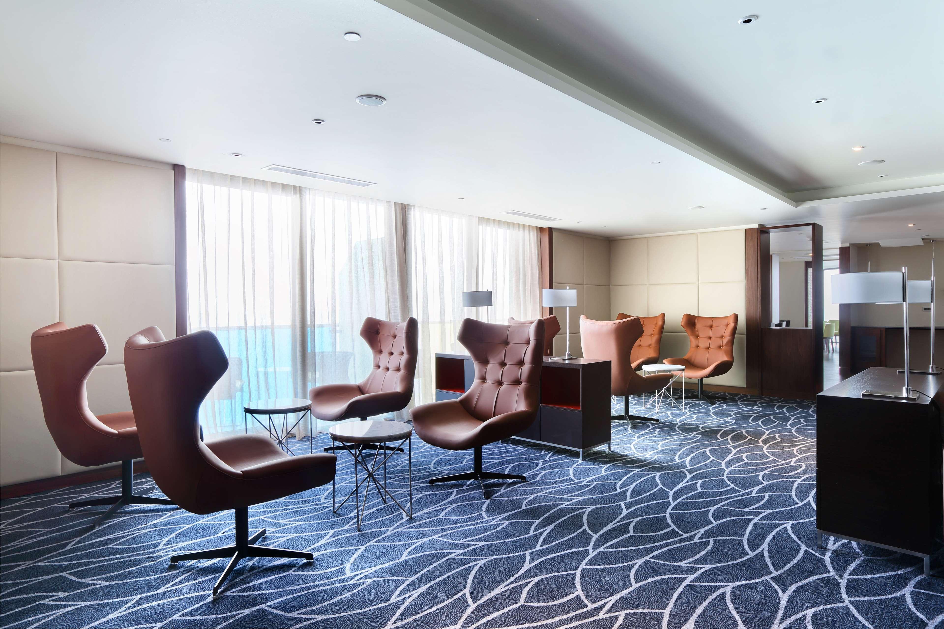 Hilton Batumi Hotell Eksteriør bilde The lounge at the airport