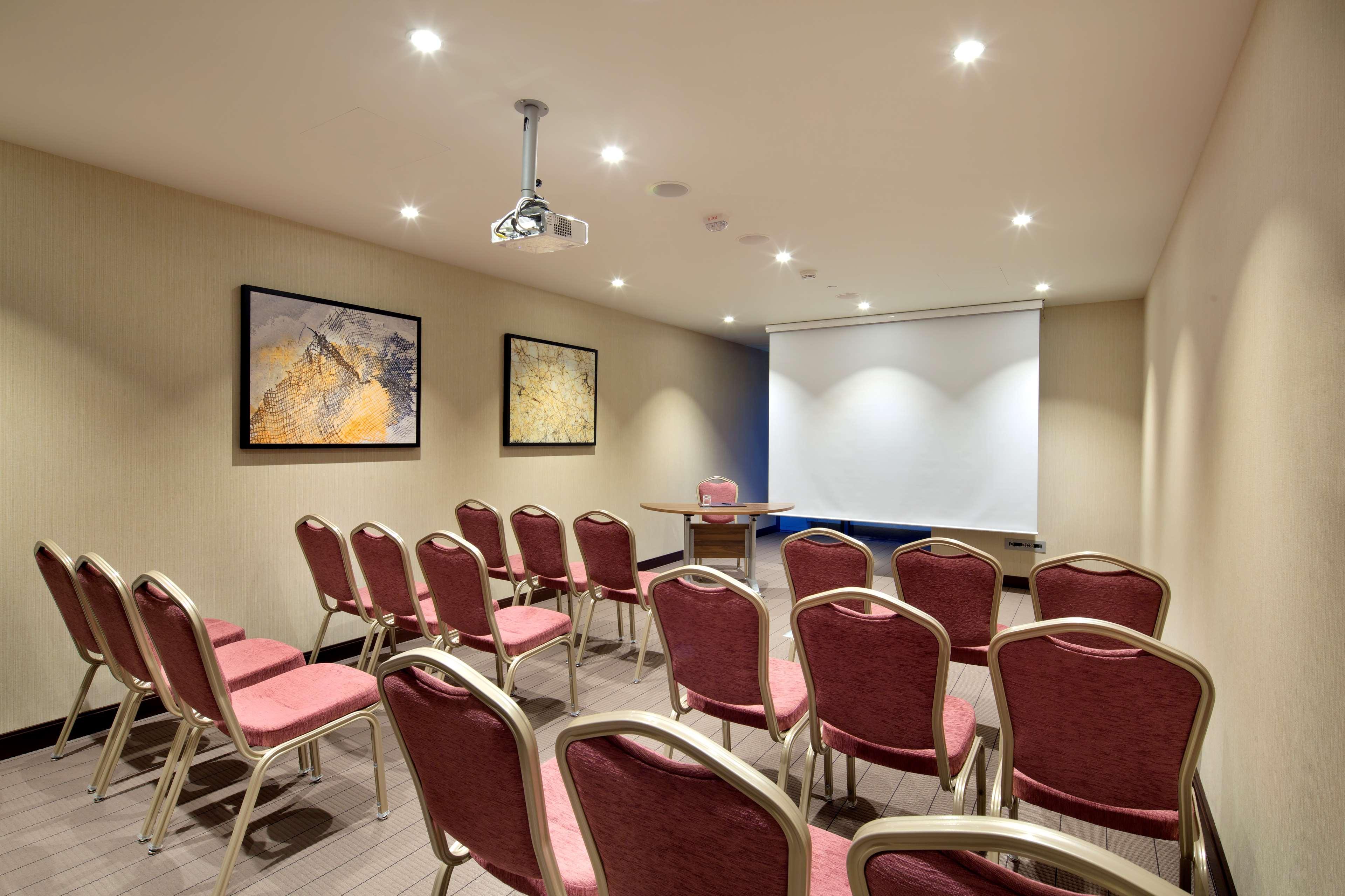 Hilton Batumi Hotell Eksteriør bilde Meeting room