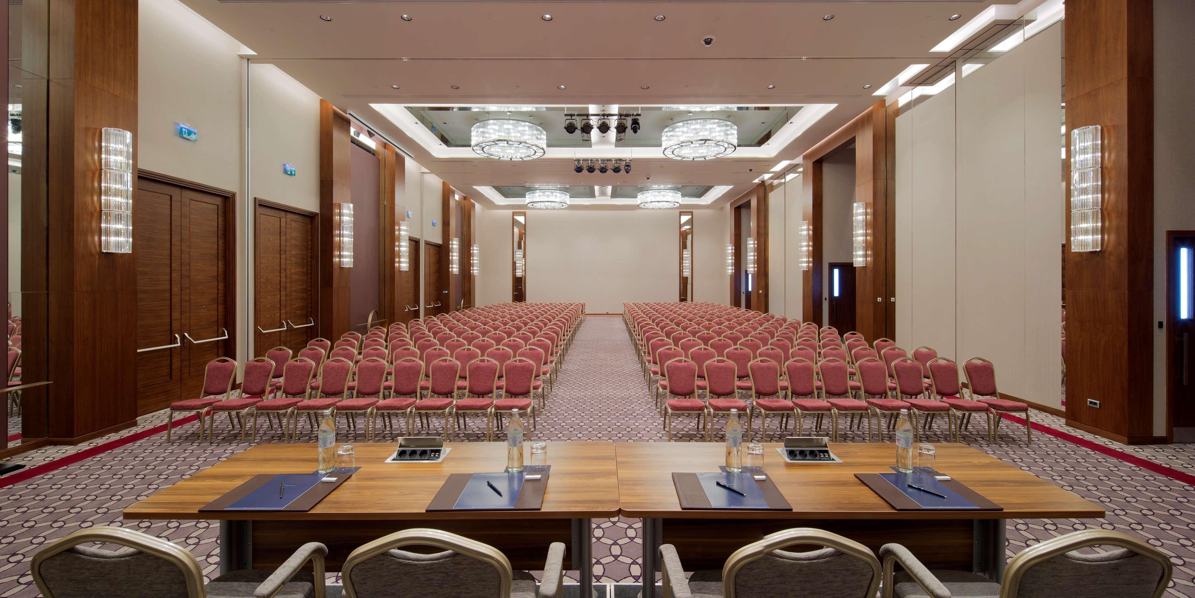 Hilton Batumi Hotell Eksteriør bilde The ballroom