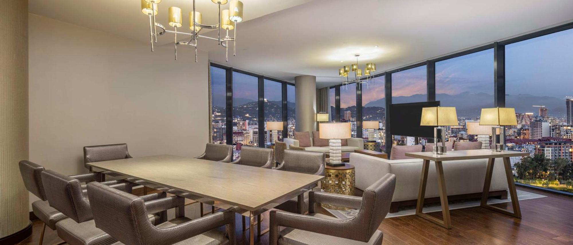 Hilton Batumi Hotell Eksteriør bilde The Westin Los Angeles
