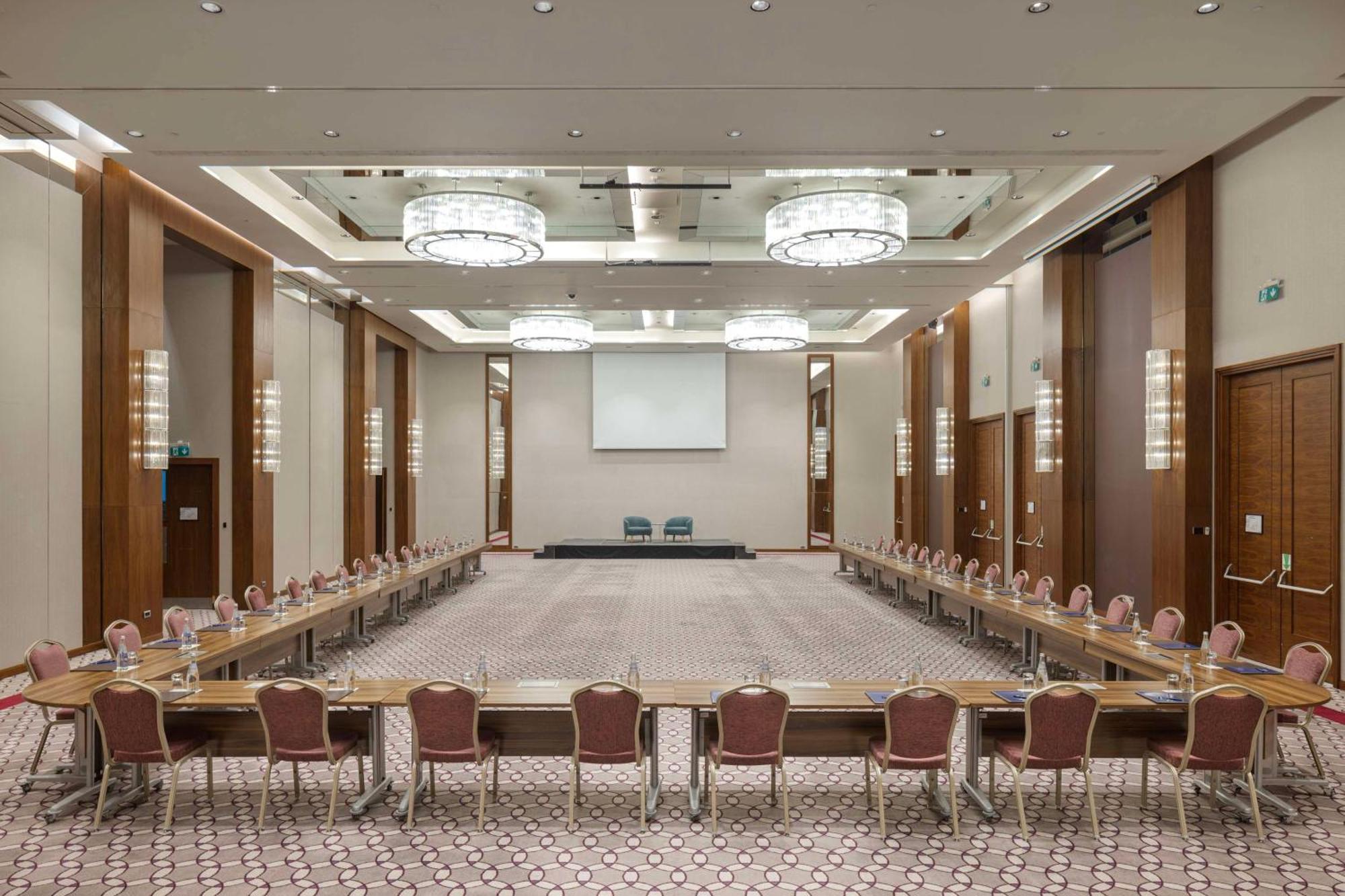 Hilton Batumi Hotell Eksteriør bilde The main conference room