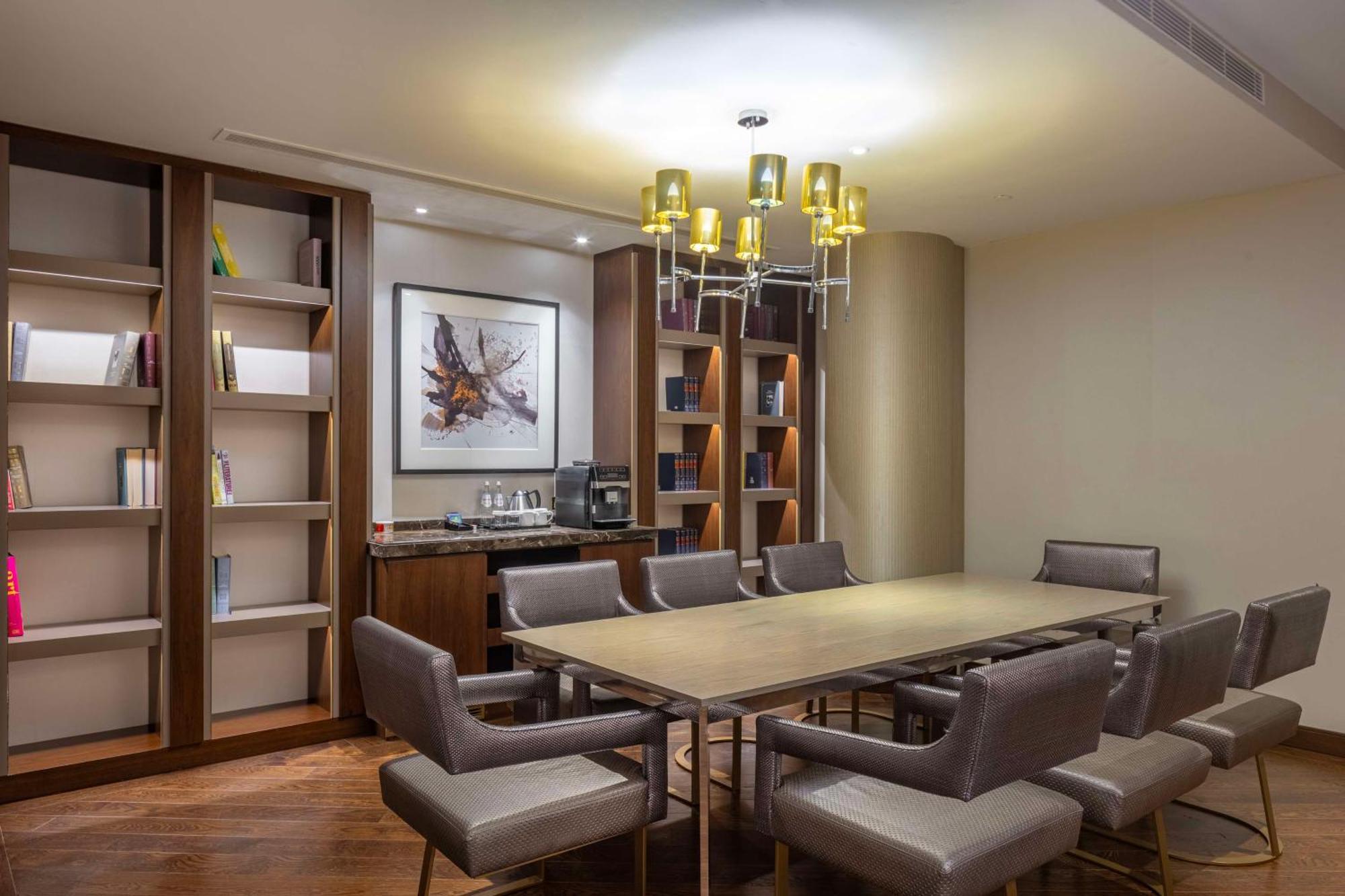 Hilton Batumi Hotell Eksteriør bilde Library at The Westin Palace, Madrid