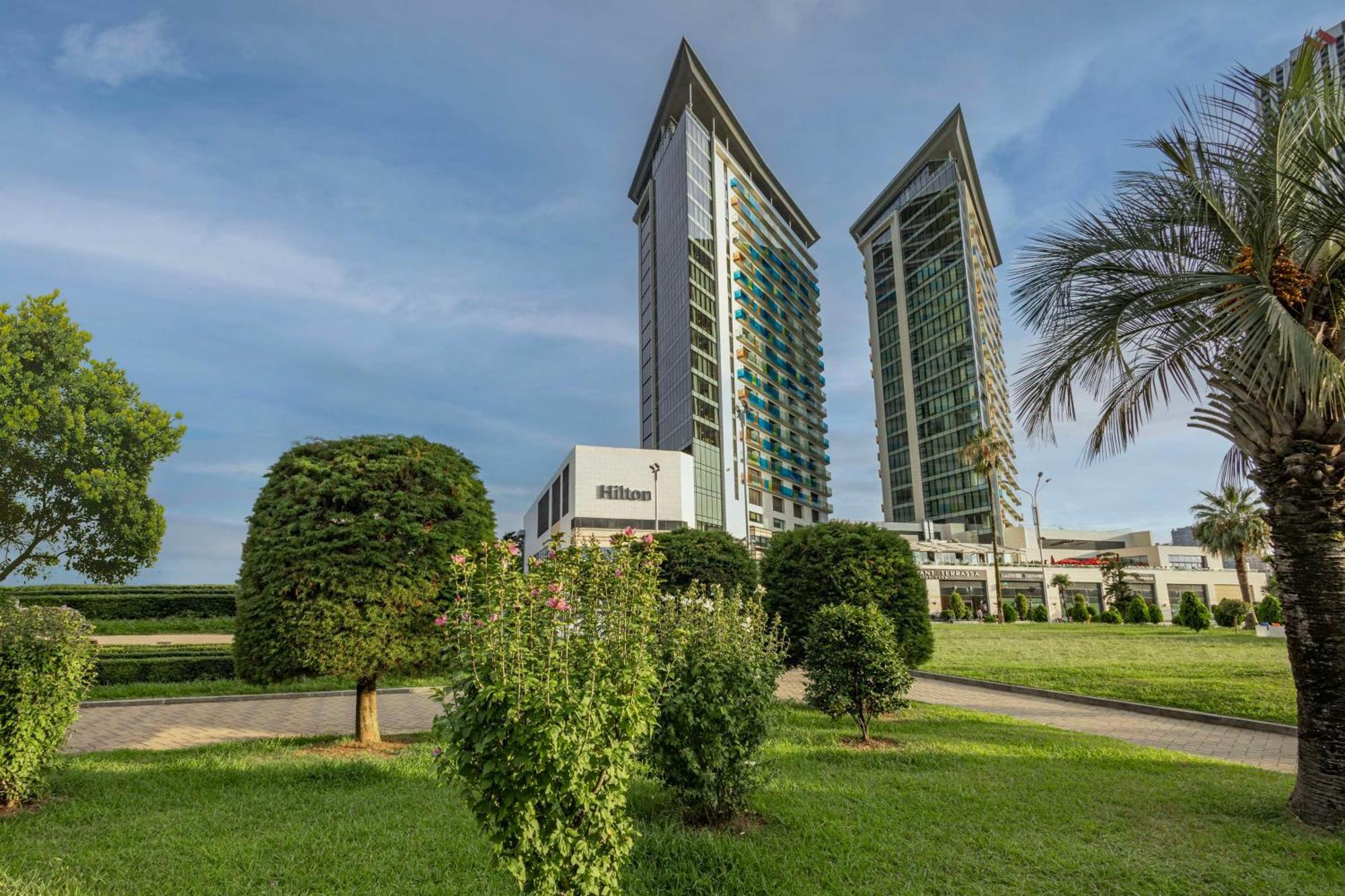 Hilton Batumi Hotell Eksteriør bilde Residential buildings in the new city of El Alamein