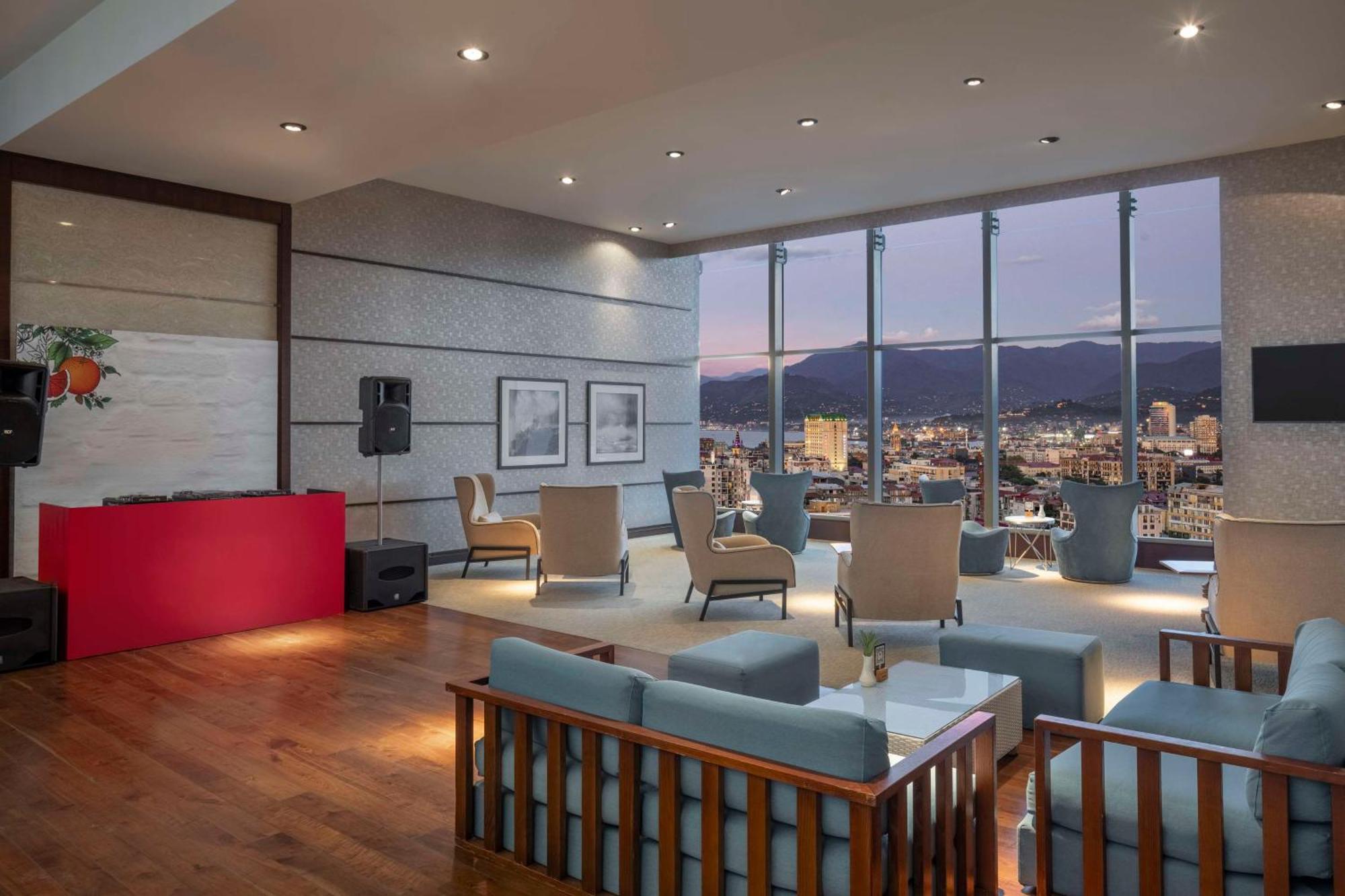 Hilton Batumi Hotell Eksteriør bilde The lounge at the airport