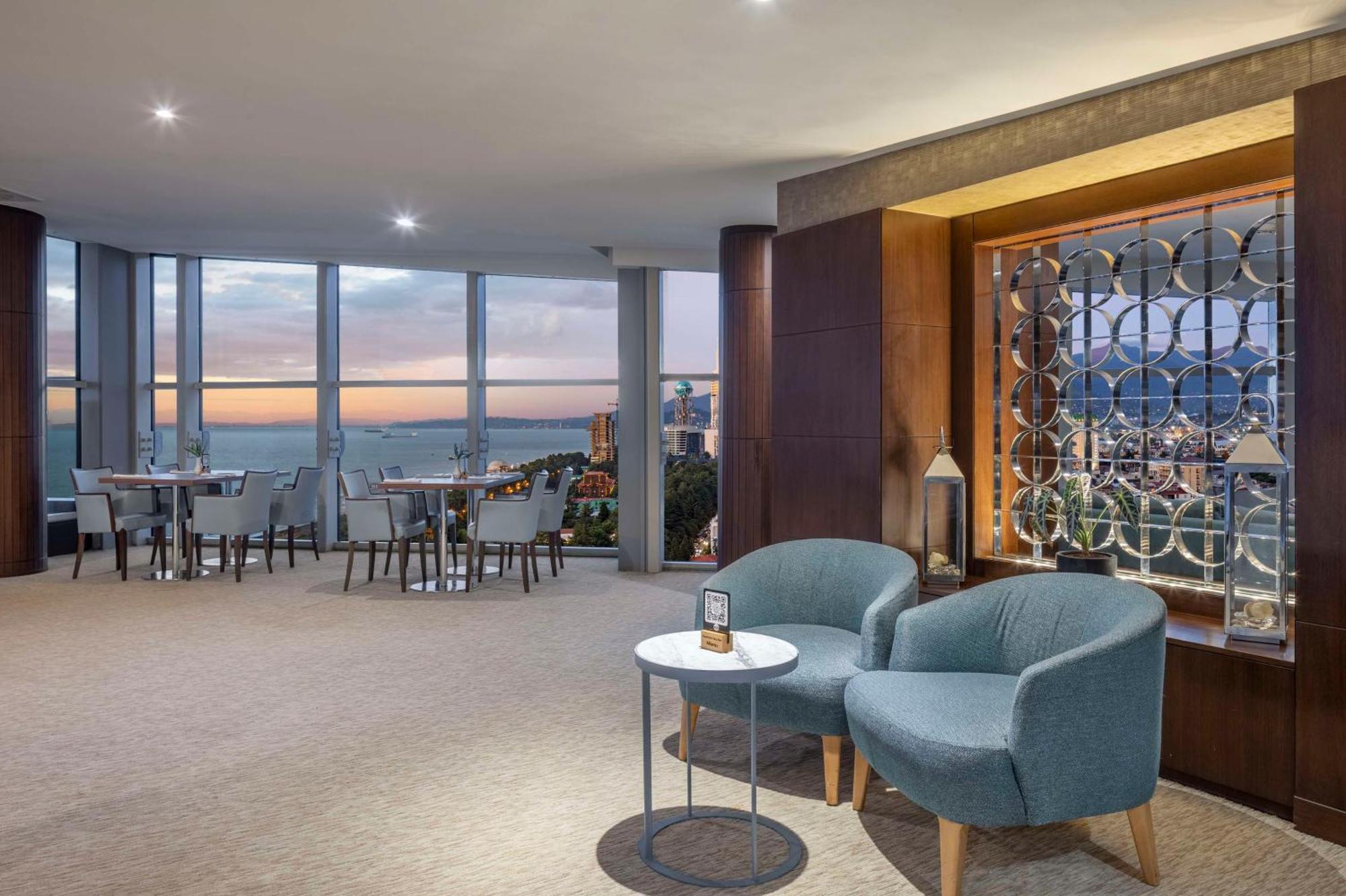 Hilton Batumi Hotell Eksteriør bilde Club Lounge at the hotel