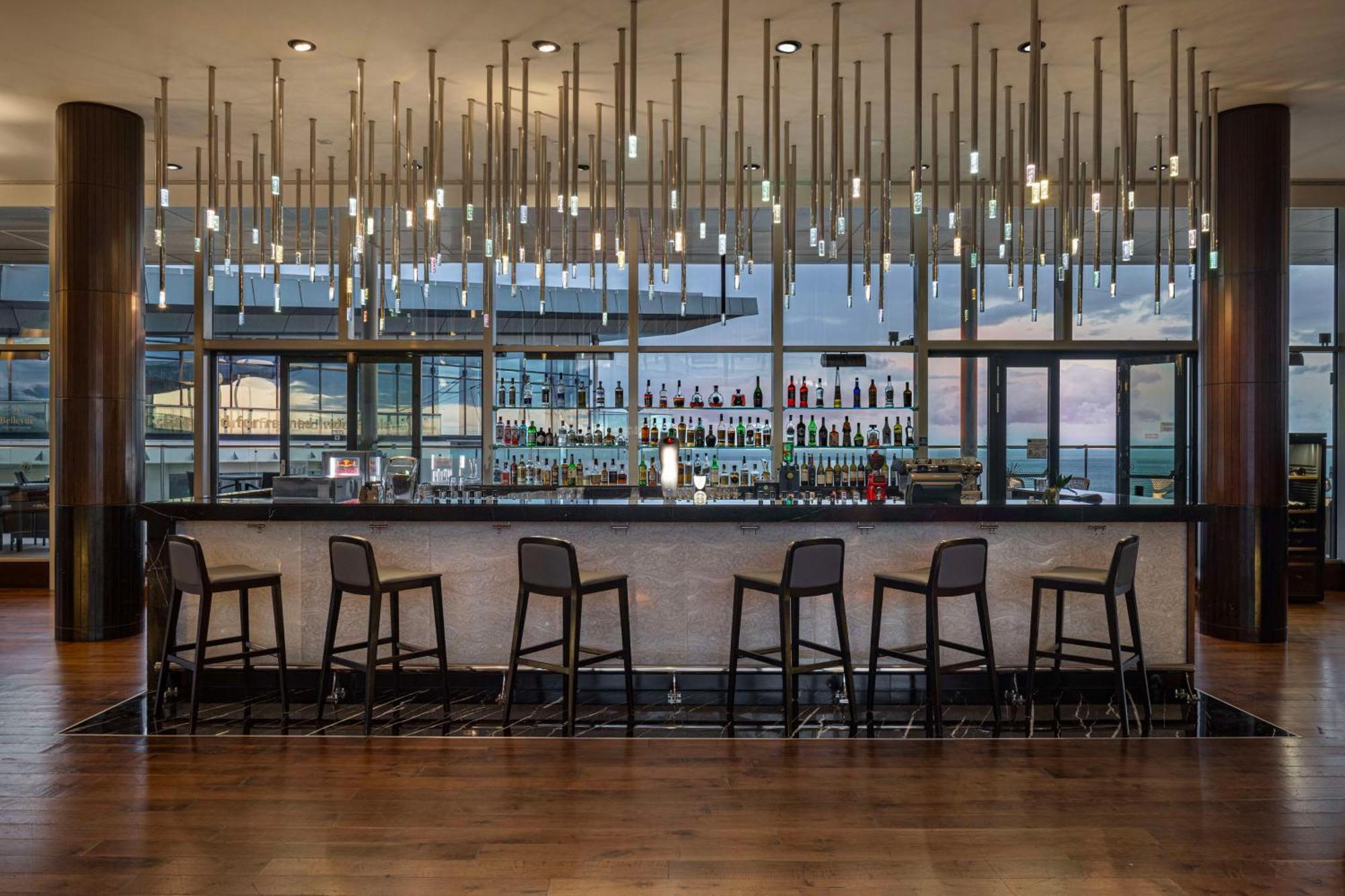 Hilton Batumi Hotell Eksteriør bilde The bar at the 101 lounge