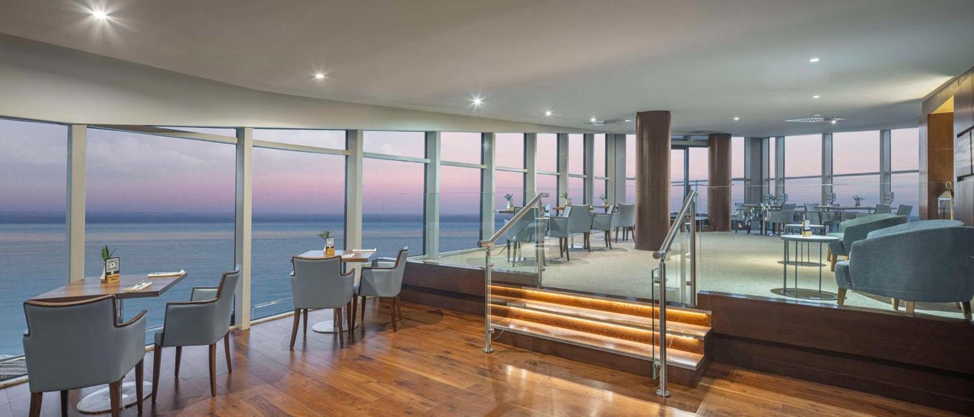 Hilton Batumi Hotell Eksteriør bilde The 360° Lounge